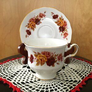 Queen Anne England Bone China Tricolour Rose Teacup Saucer Gold Trim OS